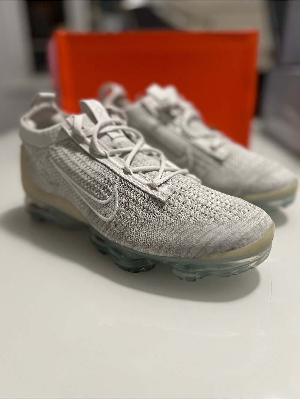 W Nike Air Vapor Max 2021 White Flyknit Sneakers with Translucent Air Sole